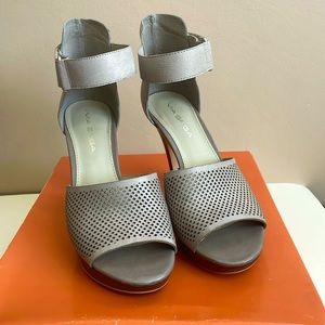 Via Spiga gray platform heeled sandals 7 1/2
